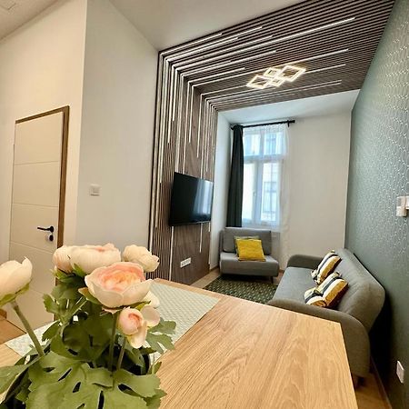 Apartment At Gozsdu Courtyard #Partyzone #Downtown #Freeparking Budapeste Exterior foto