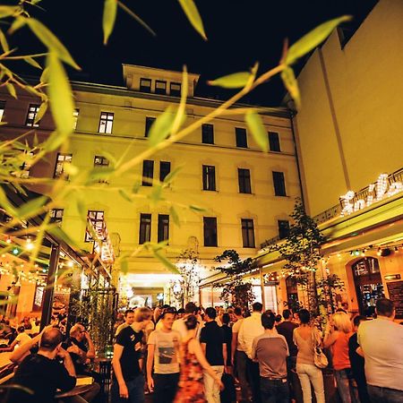 Apartment At Gozsdu Courtyard #Partyzone #Downtown #Freeparking Budapeste Exterior foto