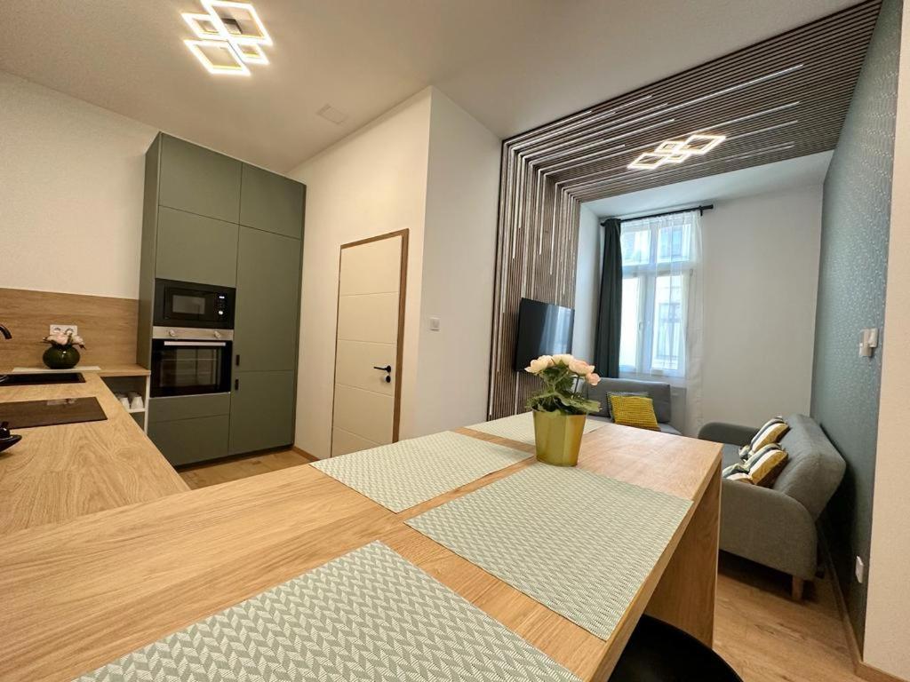 Apartment At Gozsdu Courtyard #Partyzone #Downtown #Freeparking Budapeste Exterior foto