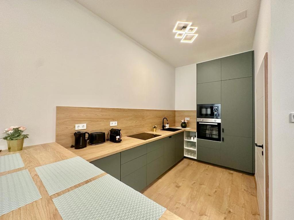 Apartment At Gozsdu Courtyard #Partyzone #Downtown #Freeparking Budapeste Exterior foto