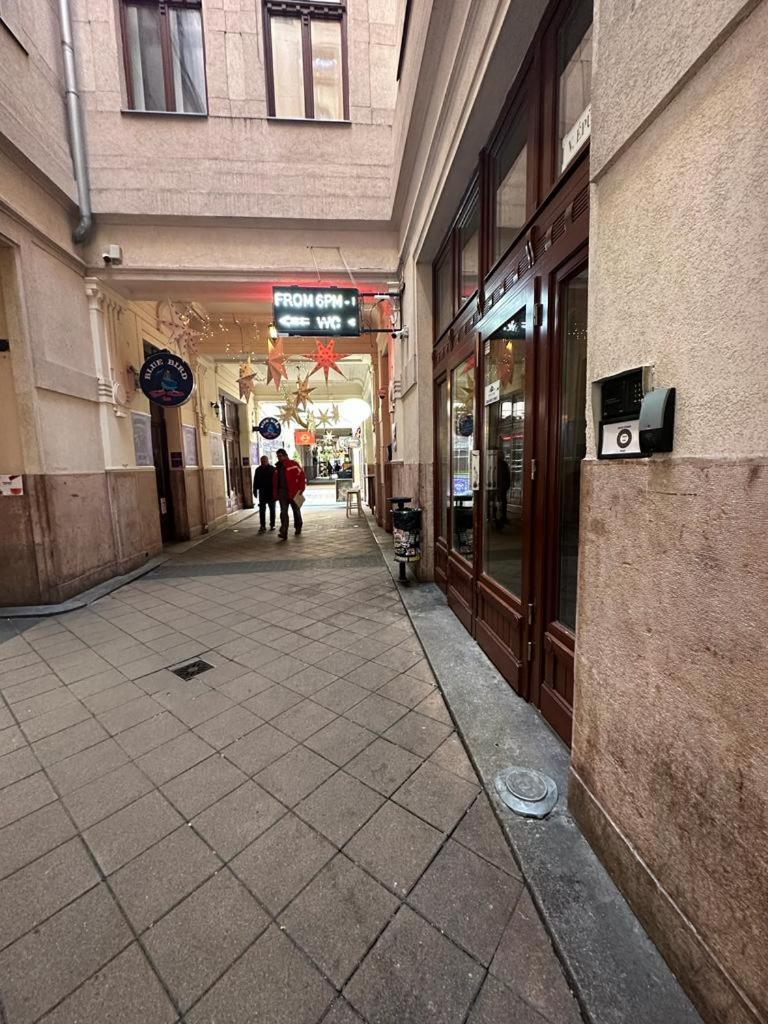 Apartment At Gozsdu Courtyard #Partyzone #Downtown #Freeparking Budapeste Exterior foto